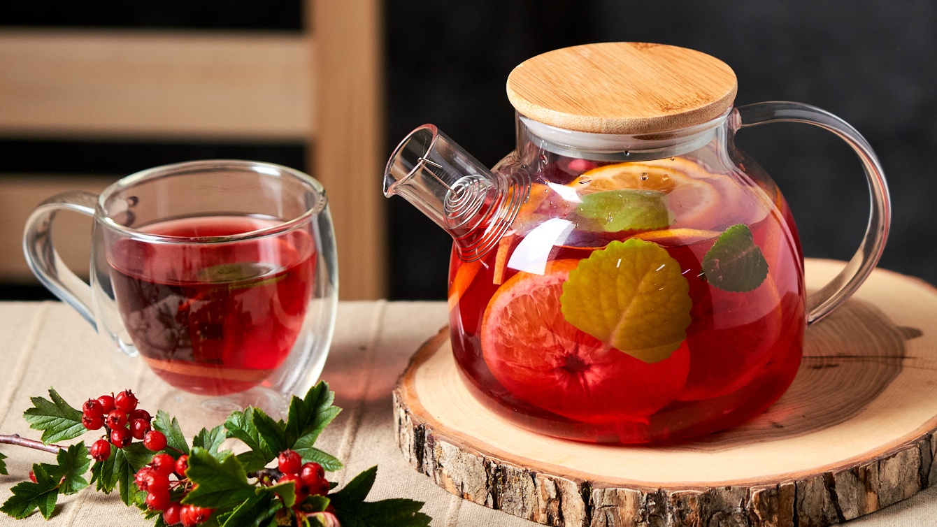 Фруктовый чай, чайник