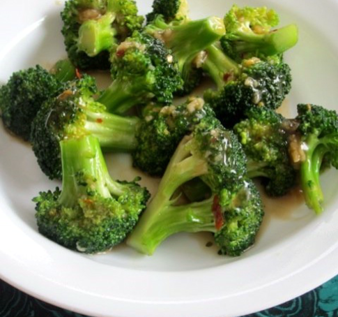 Брокколи в чесночном соусе 