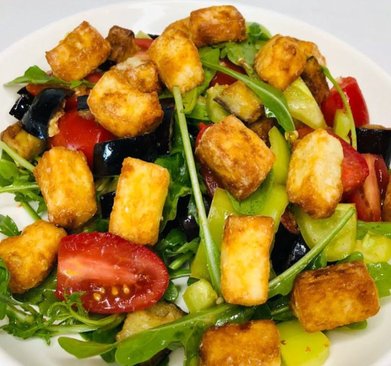 Салат из жареной  брынзы 