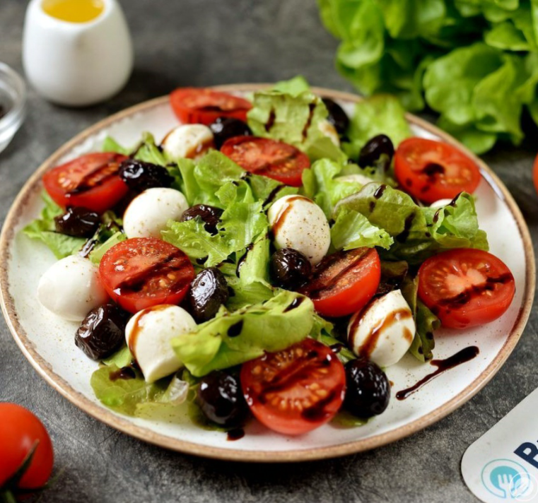 Салат мацарелла 