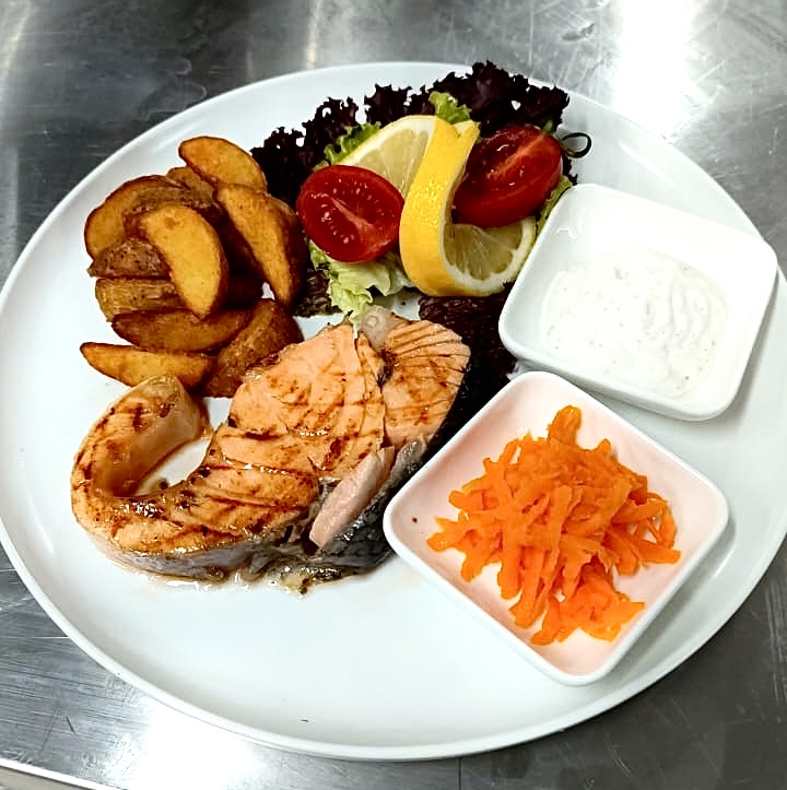 Лосось жареная