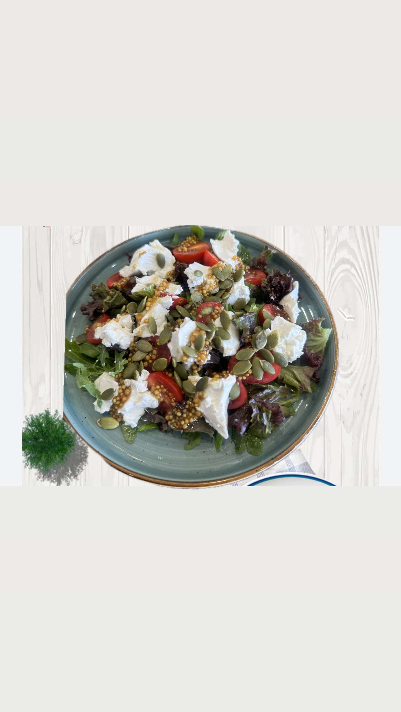 Микс салат с черри