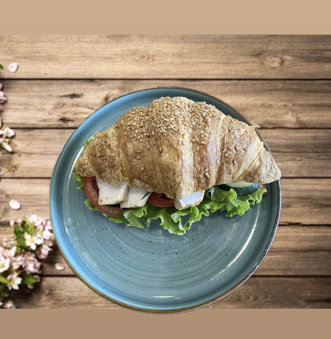 Круассан с курицей