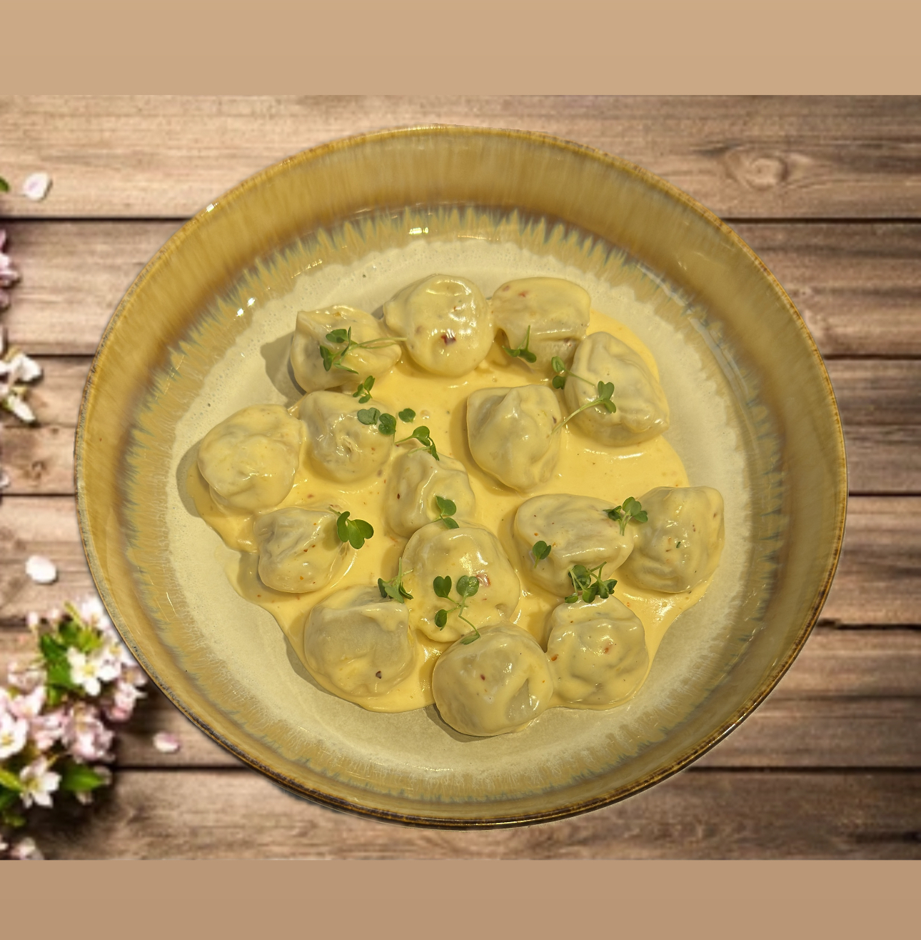 Пельмени в сливочном соусе 